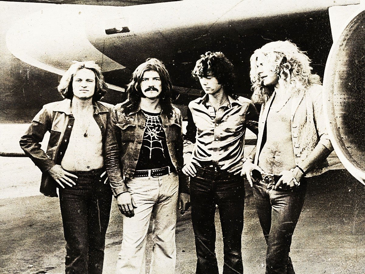 You are currently viewing Robert Plant on Led Zeppelin rivalry with The Rolling Stones: “We were doing the business and they weren’t”