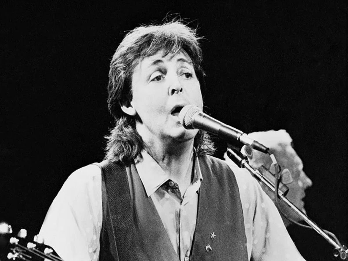 You are currently viewing Keith Moon’s High Praise for Paul McCartney: A Testament to Musical Greatness