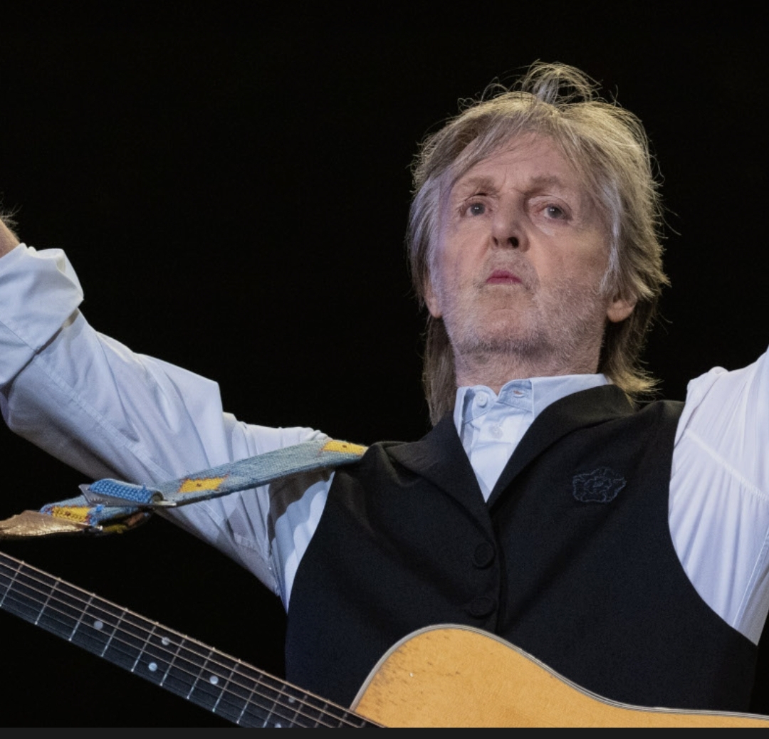Read more about the article 5 Books Every Paul McCartney Fan Should Read