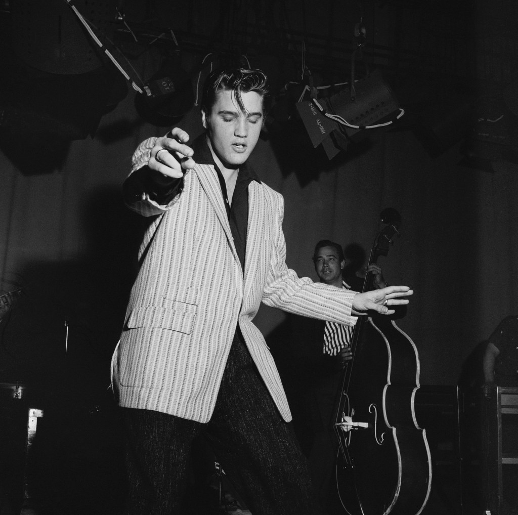 Read more about the article A Songwriter Wanted His Hit Elvis Presley Song to Be ‘Guttural and Sexy’