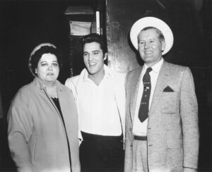 Read more about the article Elvis Presley Always Wondered What His Life Would’ve Been Like If His Stillborn Twin Brother Survived