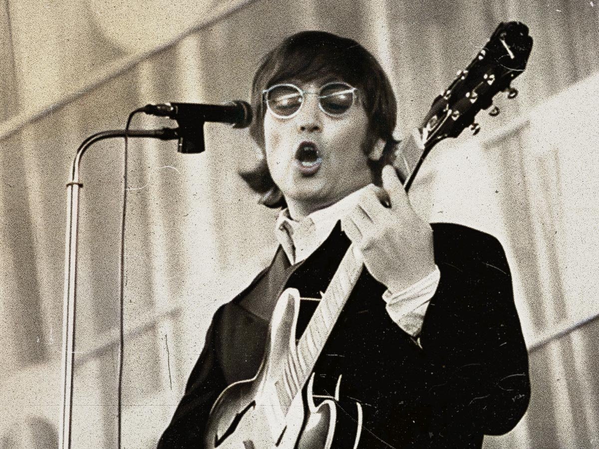 You are currently viewing Every number one song written by John Lennon