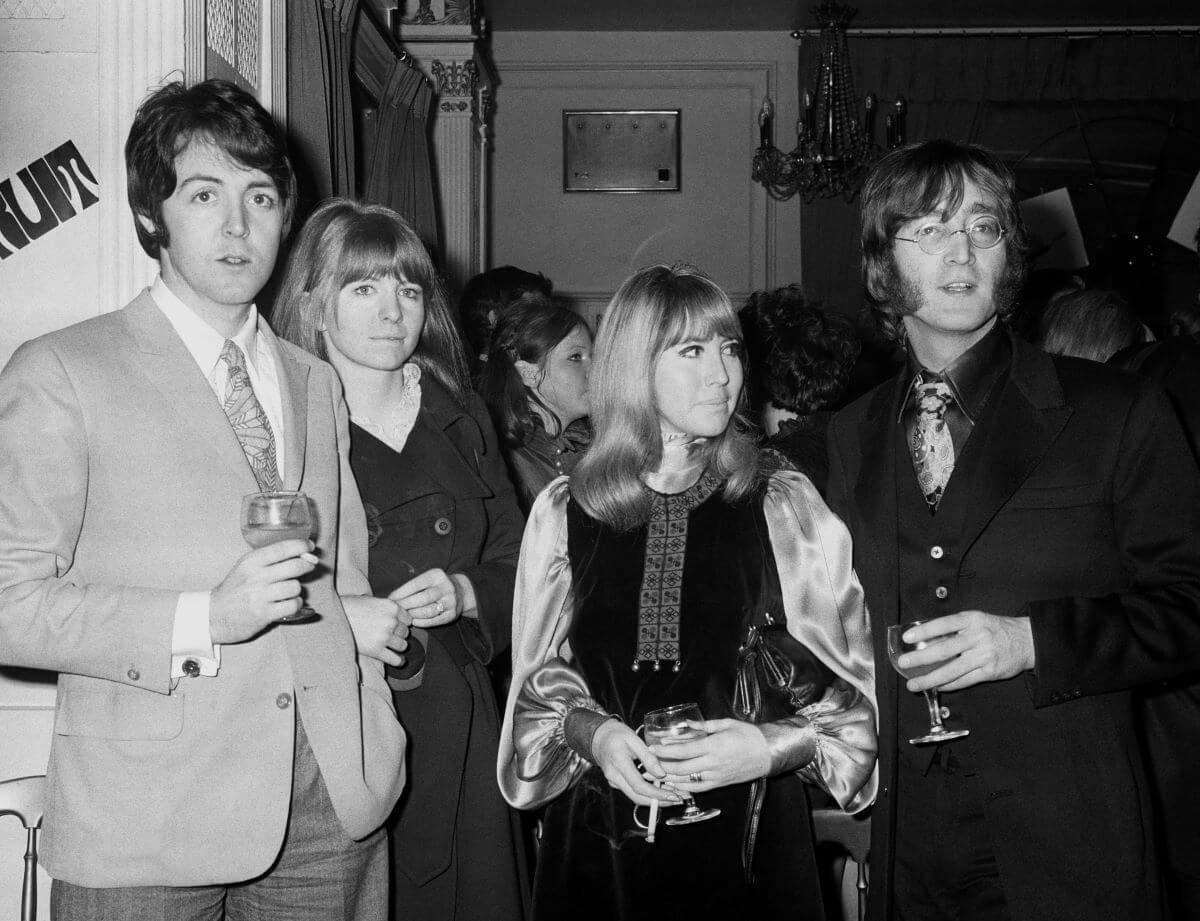 You are currently viewing Paul McCartney Revealed Why John Lennon Was ‘Jealous’ of His Relationship With Jane Asher