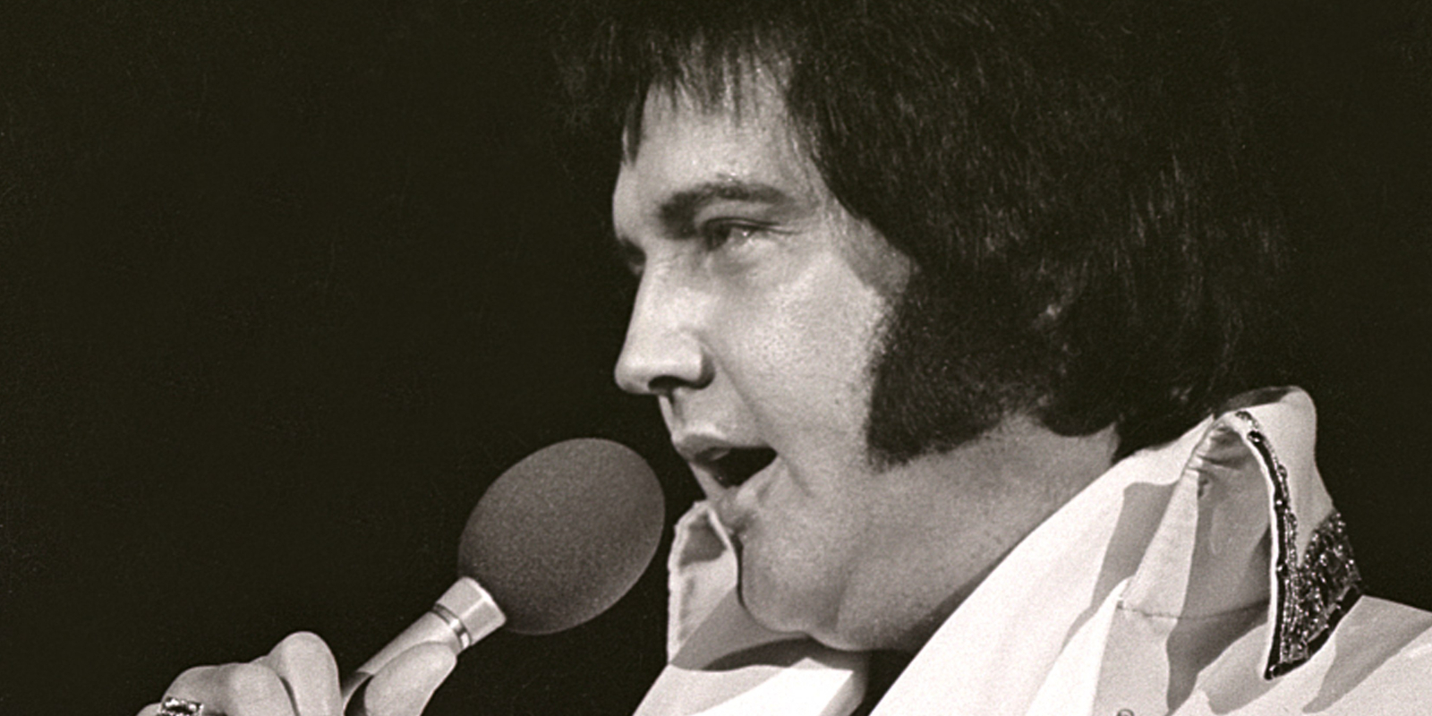 You are currently viewing How Did Elvis Presley Spend The Last Week of His Life?
