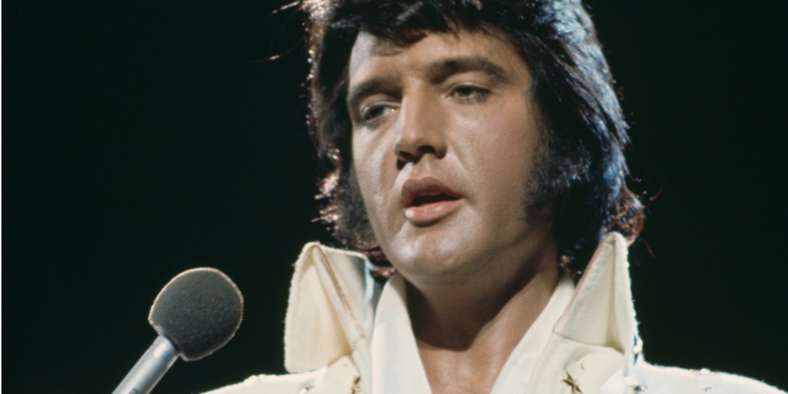 You are currently viewing Elvis Presley’s Cousin Calls Claims the Singer Overdosed on Purpose ‘The Biggest Bunch of S***’