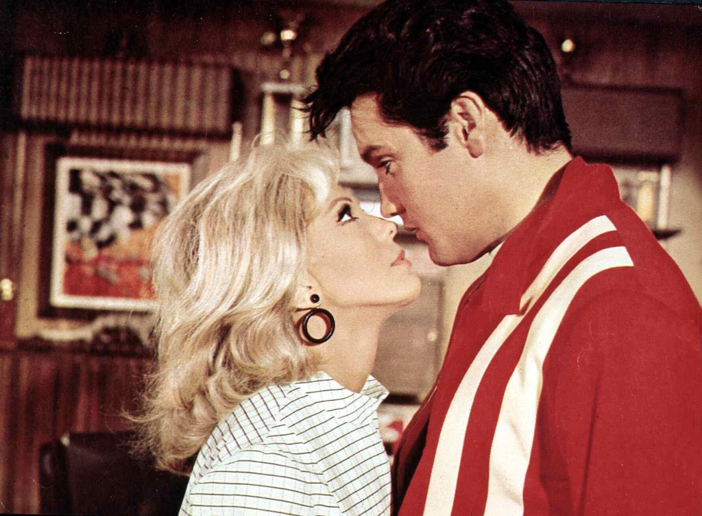 Read more about the article Elvis Presley: How Fans Sometimes Ruined His Time With Nancy Sinatra