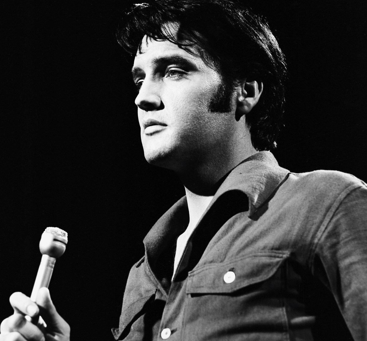 You are currently viewing A Songwriter Dreaded Elvis Presley Releasing His Song