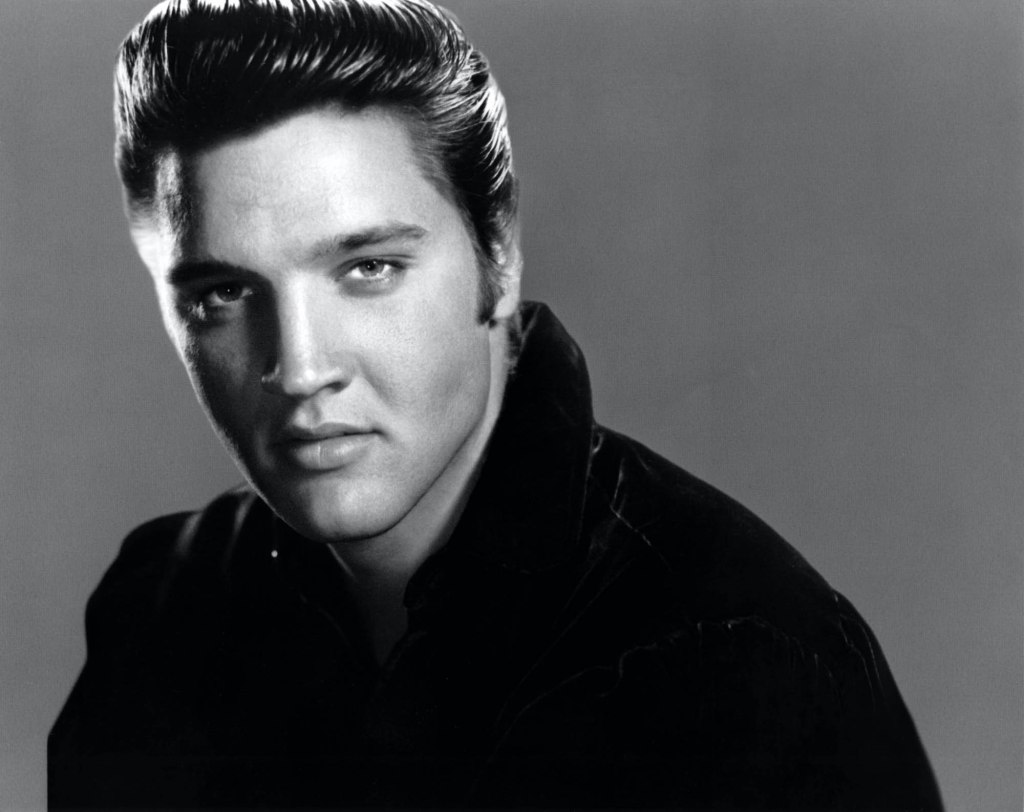 You are currently viewing Is Elvis Presley Actually Buried at Graceland?