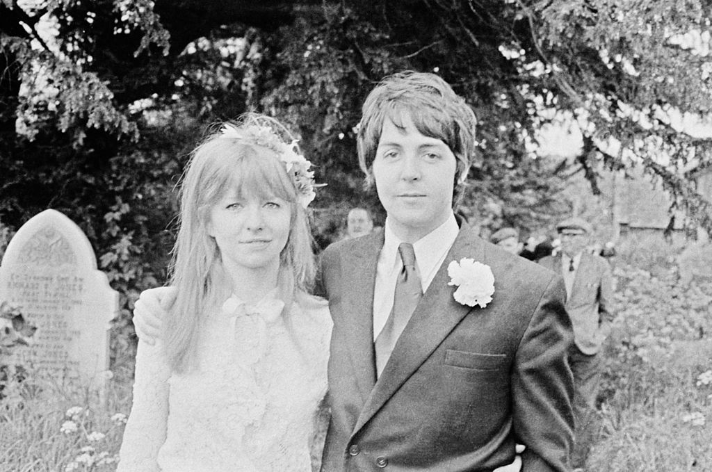 You are currently viewing How Paul McCartney Met Jane Asher
