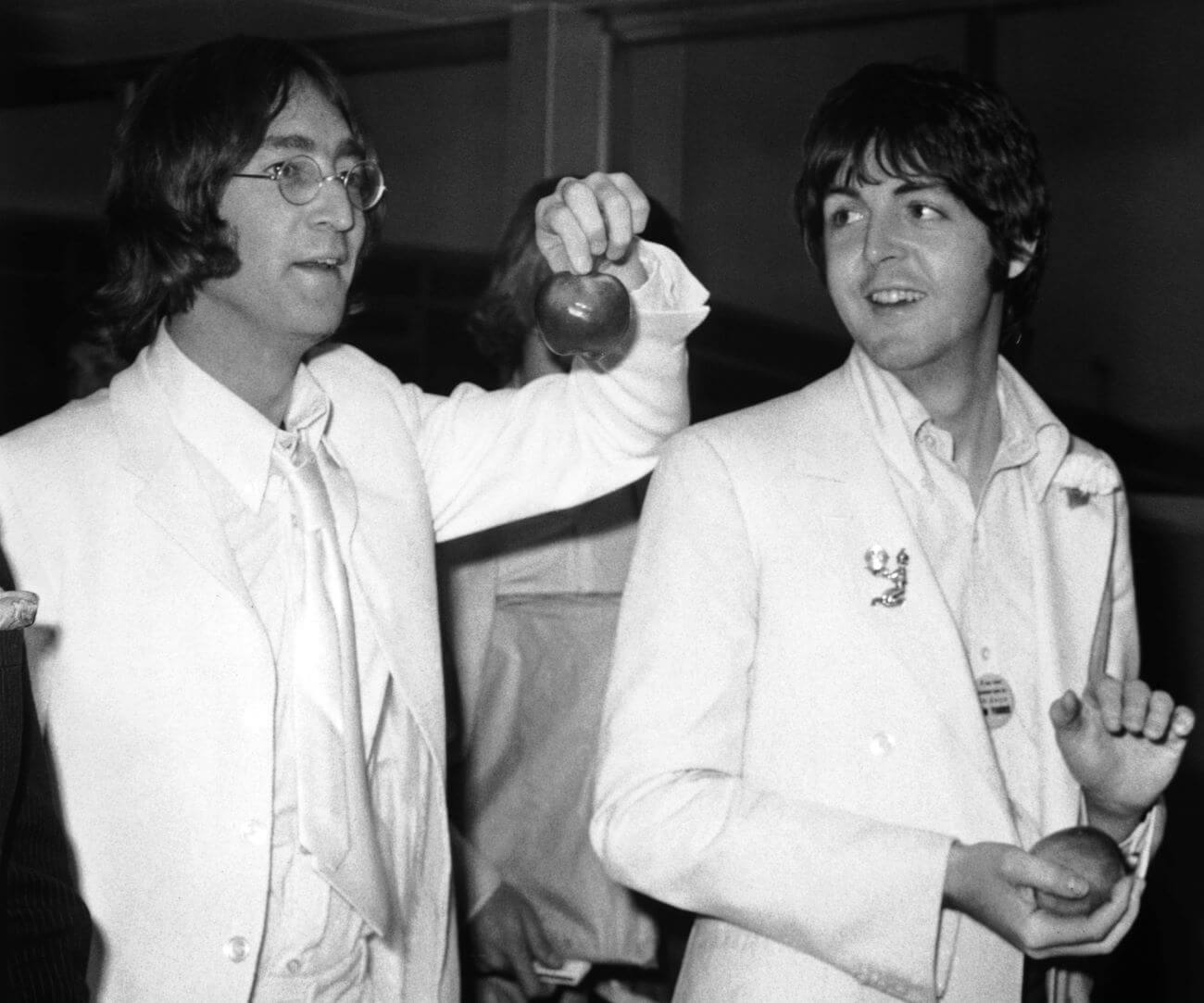 You are currently viewing Paul McCartney Shared the Story of the ‘Very Freaky’ 1st Time He Took LSD With John Lennon