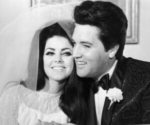Read more about the article Priscilla Presley Described Herself and Elvis as a ‘Modern-Day Bonnie and Clyde’