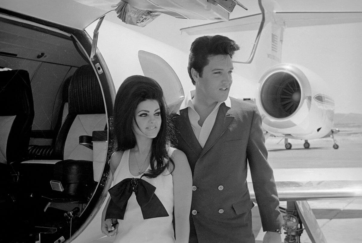 Read more about the article Elvis Presley Embarrassed Priscilla Onstage When She Tried to Play a Joke on Him