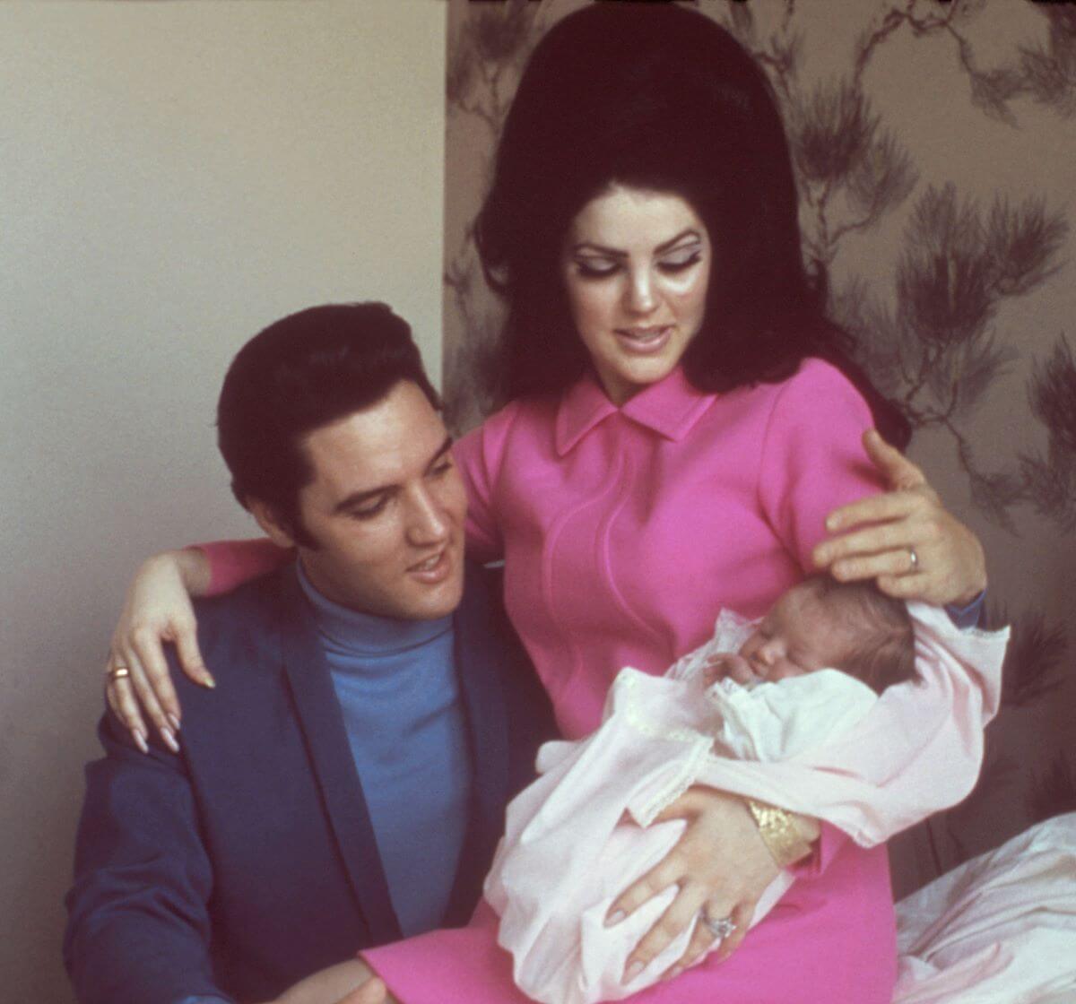 You are currently viewing Priscilla Presley Said Elvis’ ‘Unusually Close’ Relationship With His Mom Made Him Feel Strangely About Her After She Gave Birth