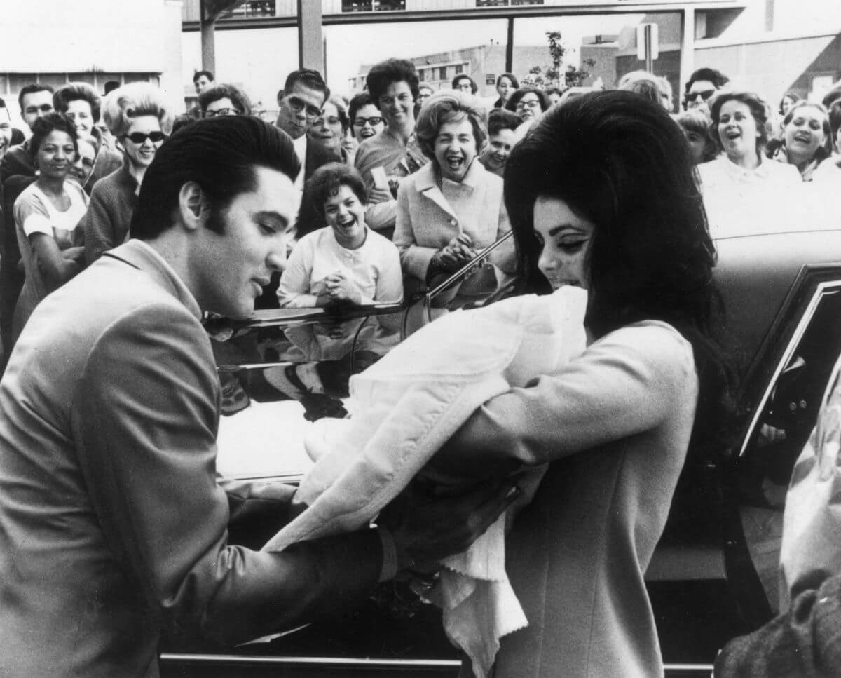 You are currently viewing Priscilla Presley Worried Pregnancy Would Negatively Impact Her Marriage to Elvis, and She Had Reason to Be Concerned
