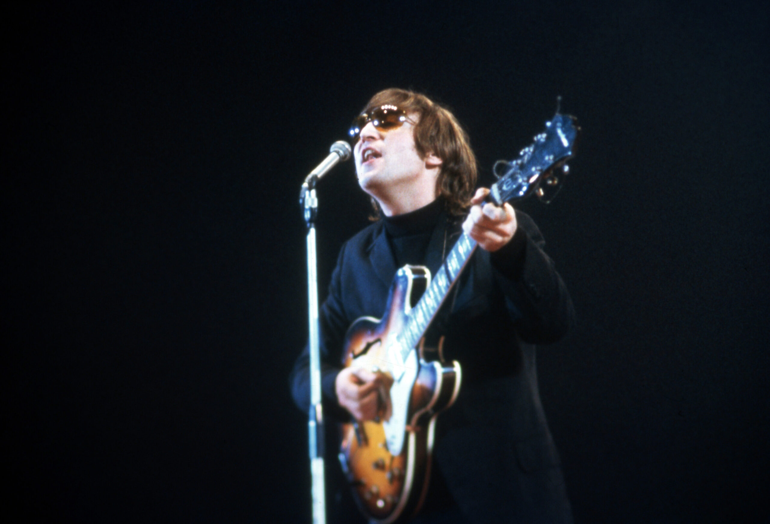 You are currently viewing The Beatles Song John Lennon Wrote for His Mother