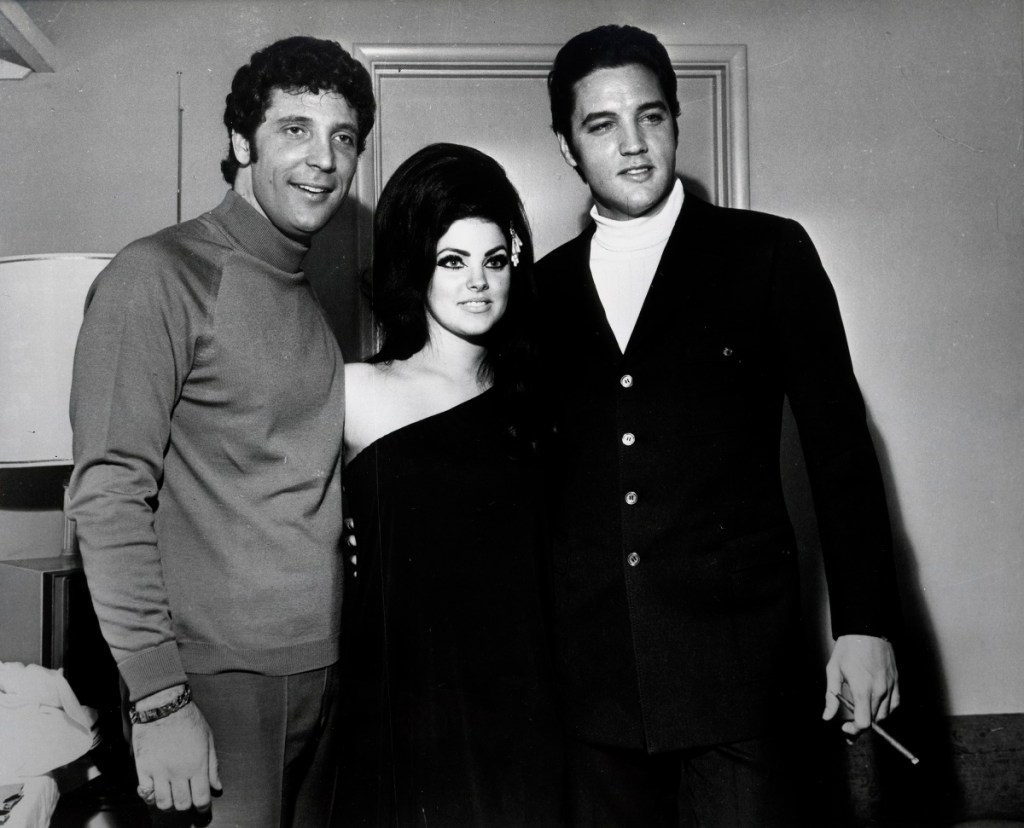 Read more about the article Elvis Presley Told Priscilla Presley to Buy a Tom Jones Song After a Wild Night of Partying in Hawaii