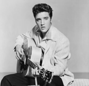 Read more about the article 5 Beatles Songs That Received an Elvis Presley Makeover