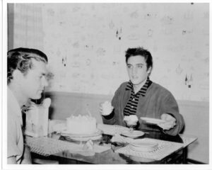 Read more about the article Elvis Presley Loved This Sweet Banana Pudding Recipe