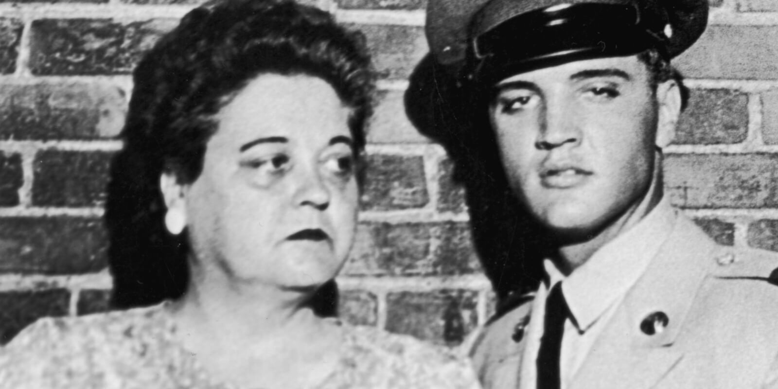 You are currently viewing Elvis Presley’s Cook Believed Gladys Presley’s Spirit Remained at Graceland After Her Death