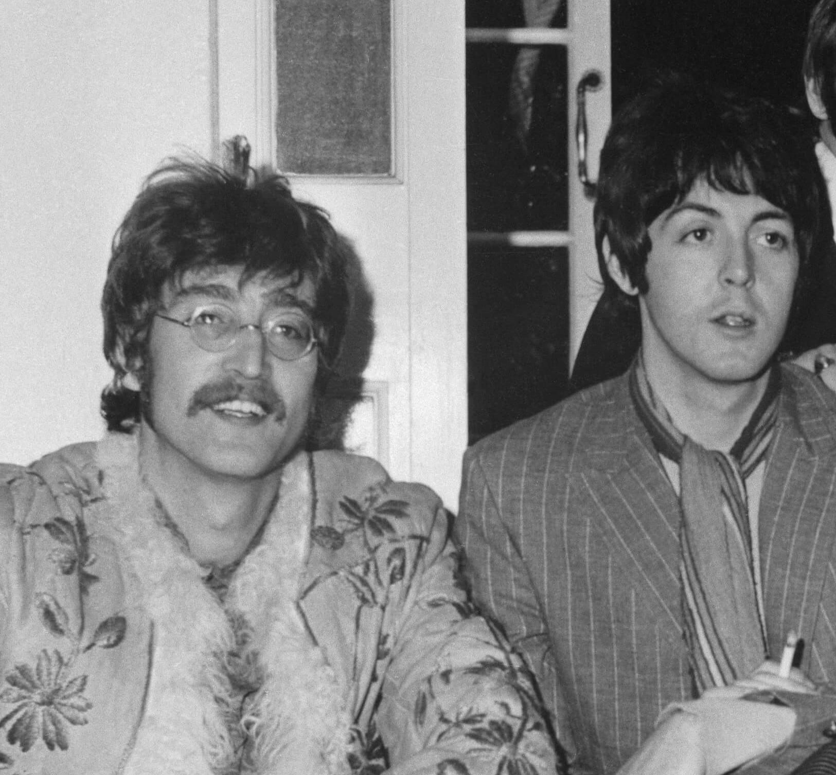 You are currently viewing John Lennon Wrote a Letter to a Writer Who Criticized The Beatles’ ‘White Album’