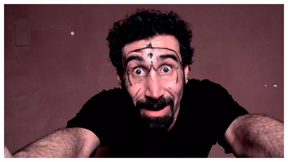 You are currently viewing Serj Tankian: From Lebanon’s Civil War to Hollywood’s Mayhem – An Unlikely Metal Icon