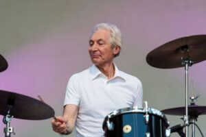 Read more about the article The Rolling Stones Drummer Charlie Watts Sketched Every Hotel Room He Stayed In for 53 Years
