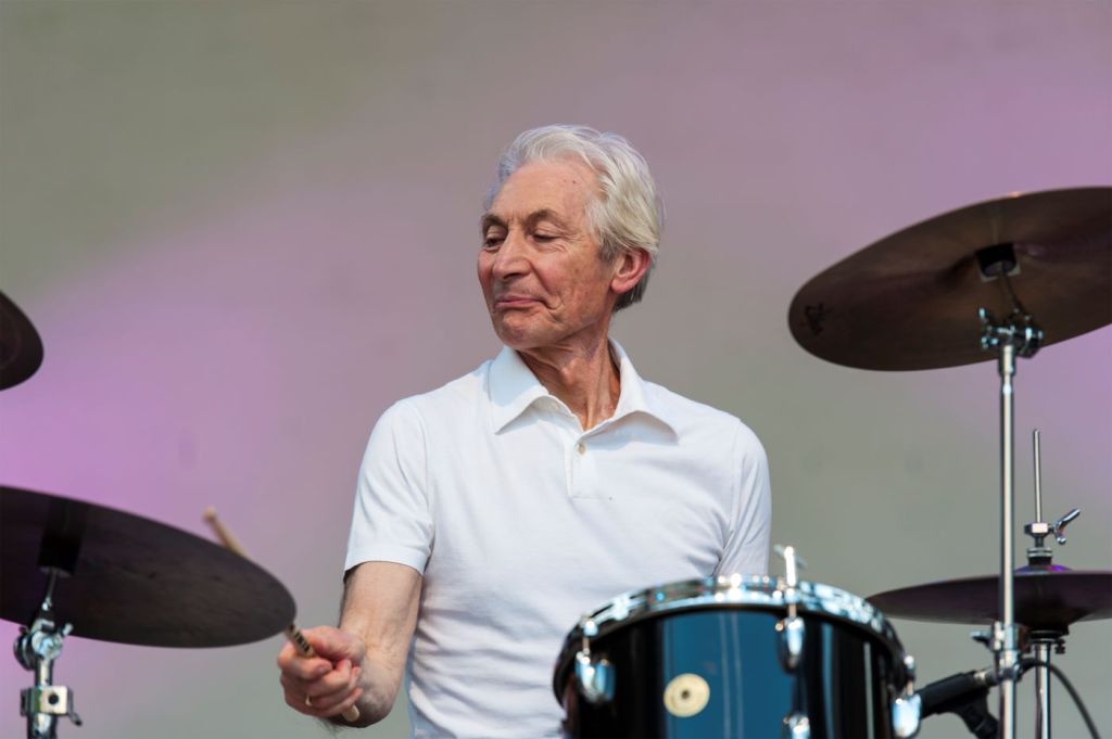 You are currently viewing The Rolling Stones Drummer Charlie Watts Sketched Every Hotel Room He Stayed In for 53 Years