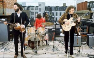 Read more about the article Wonderful colour photographs of The Beatles’ iconic rooftop concert, 1969