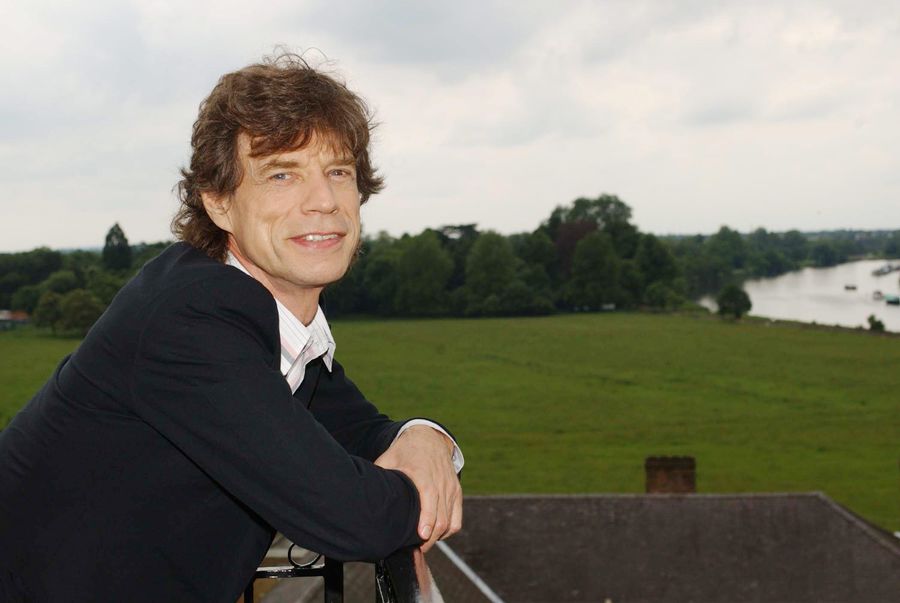 Read more about the article Should Mick Jagger have accepted his knighthood?