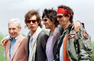 Read more about the article Watch The Rolling Stones perform ‘Gimme Shelter’ with Lisa Fisher in 1995