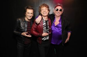 Read more about the article The Rolling Stones Receive Brit Billion Award (And Set a Record)