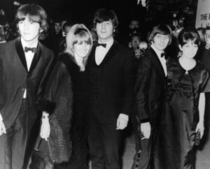 Read more about the article What George Harrison Thought John Lennon’s Marriage Did to The Beatles’ Image in 1964
