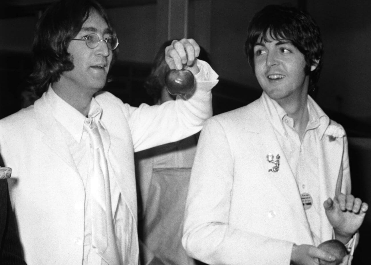 You are currently viewing Paul McCartney Shared the Story of the ‘Very Freaky’ 1st Time He Took LSD With John Lennon