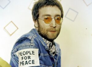 Read more about the article John Lennon Loved an Electric Light Orchestra Song He Felt Sounded Like The Beatles