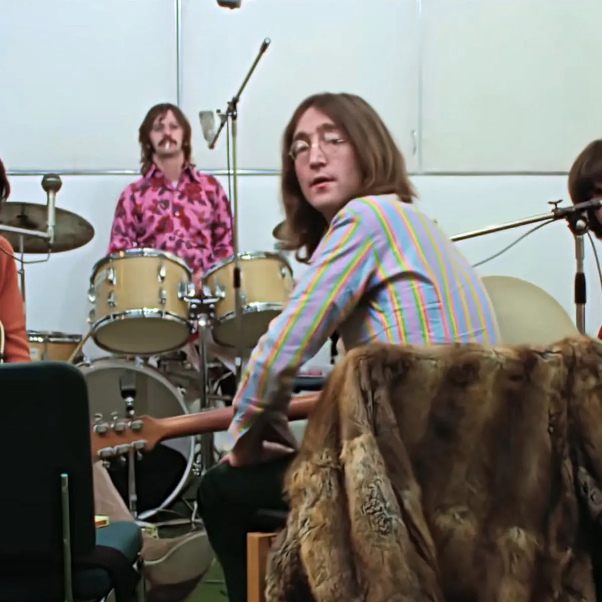 You are currently viewing The Beatles Lullaby John Lennon Gifted To Ringo Starr