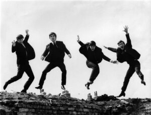 Read more about the article Why the Beatles ‘Can’t Compare’ Their Radio Success in the United States and Britain
