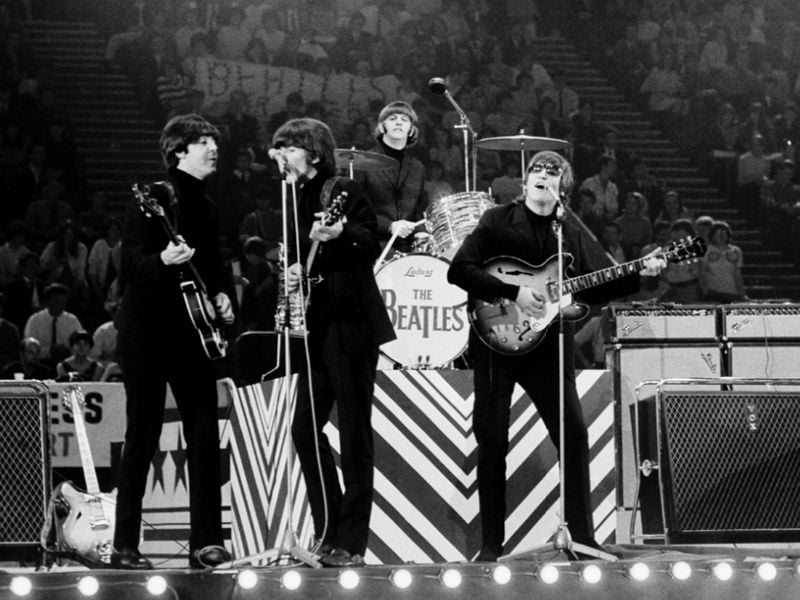 You are currently viewing What did The Beatles play at their final public concert?