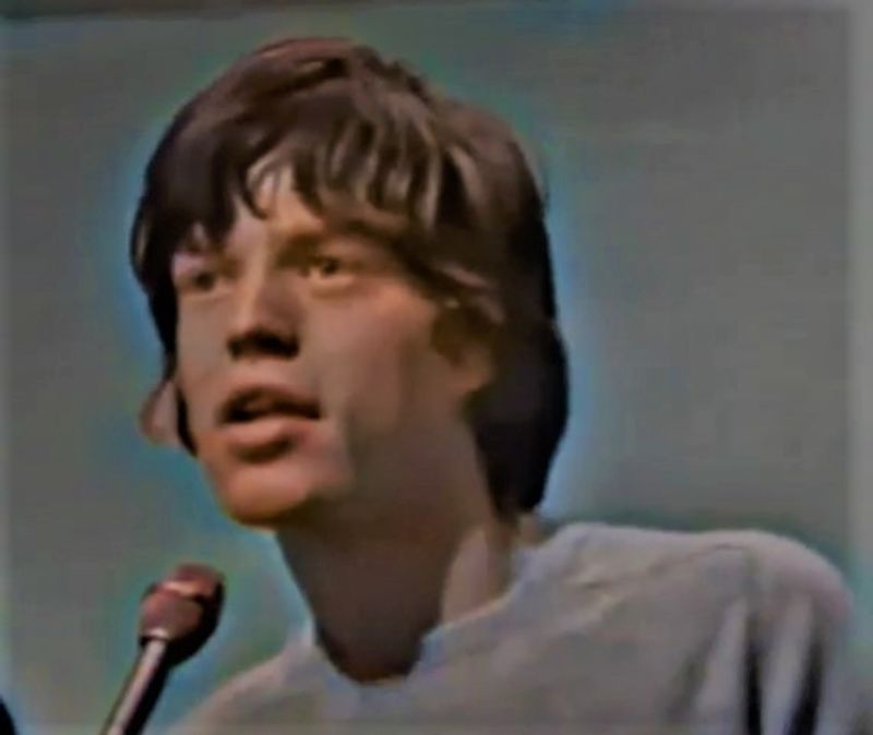 Read more about the article See The Rolling Stones make their debut on The Ed Sullivan Show in colour for the first time