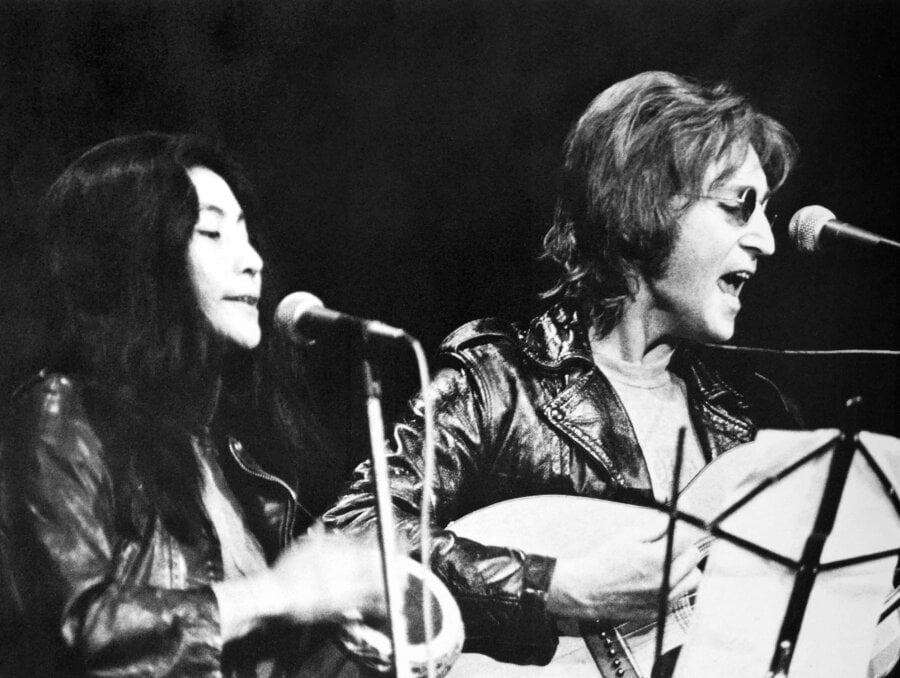 Read more about the article New book claims Yoko Ono instructed John Lennon how to take heroin: “It was just a nice feeling. So I told John that”