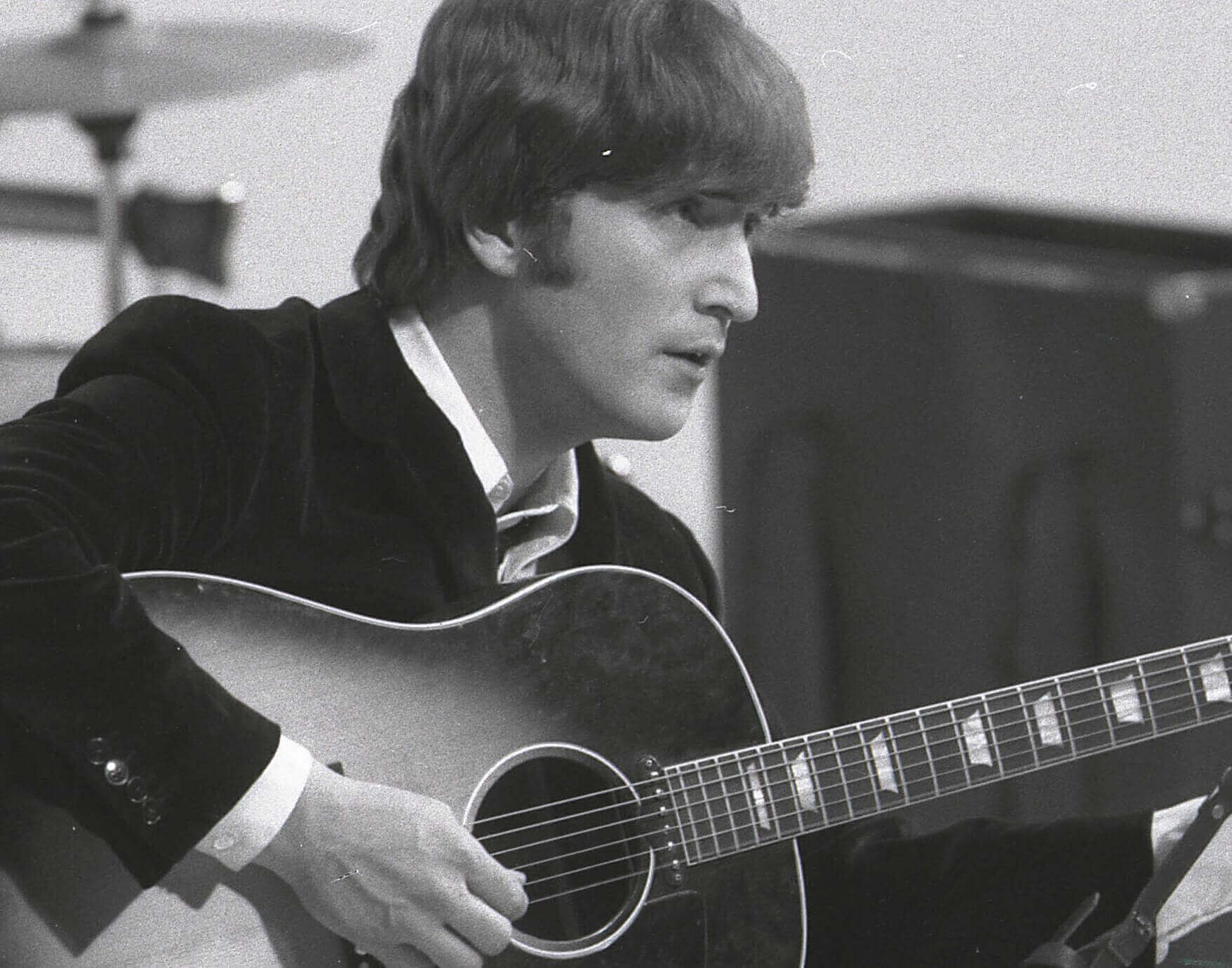 You are currently viewing Why John Lennon’s ‘Mind Games’ Is His Most Inspirational Song