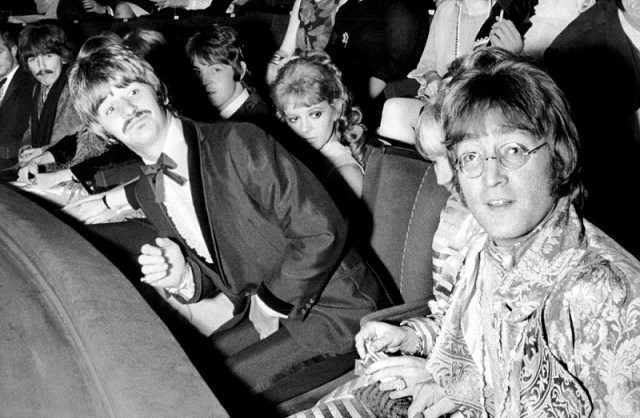 You are currently viewing The ‘Abbey Road’ Song John Lennon Thought Ringo Played Terribly on