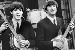 Read more about the article Paul McCartney Liked When John Lennon Mocked Him While They Recorded The Beatles’ ‘I Saw Her Standing There’