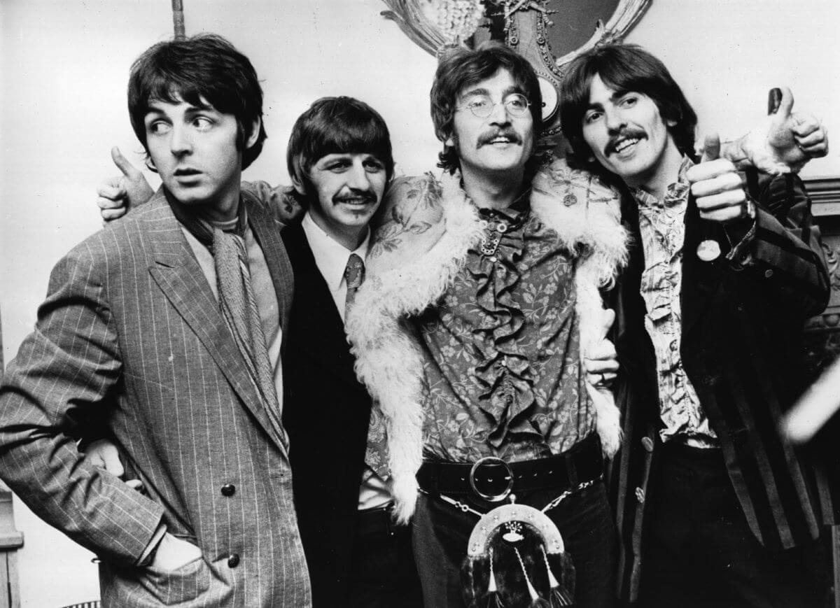 You are currently viewing A Song From The Beatles’ ‘Magical Mystery Tour’ Causes LA Street Signs to Get Stolen