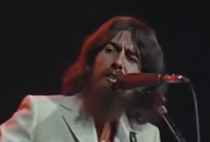 Read more about the article Rare footage of George Harrison watching The Beatles perform ‘This Boy’