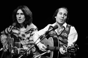 Read more about the article Paul Simon Said George Harrison Was ‘Extraordinary’ Because He Was ‘Just Regular’