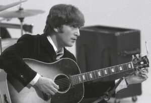 Read more about the article John Lennon Compared 1 of His Solo Songs to Haiku