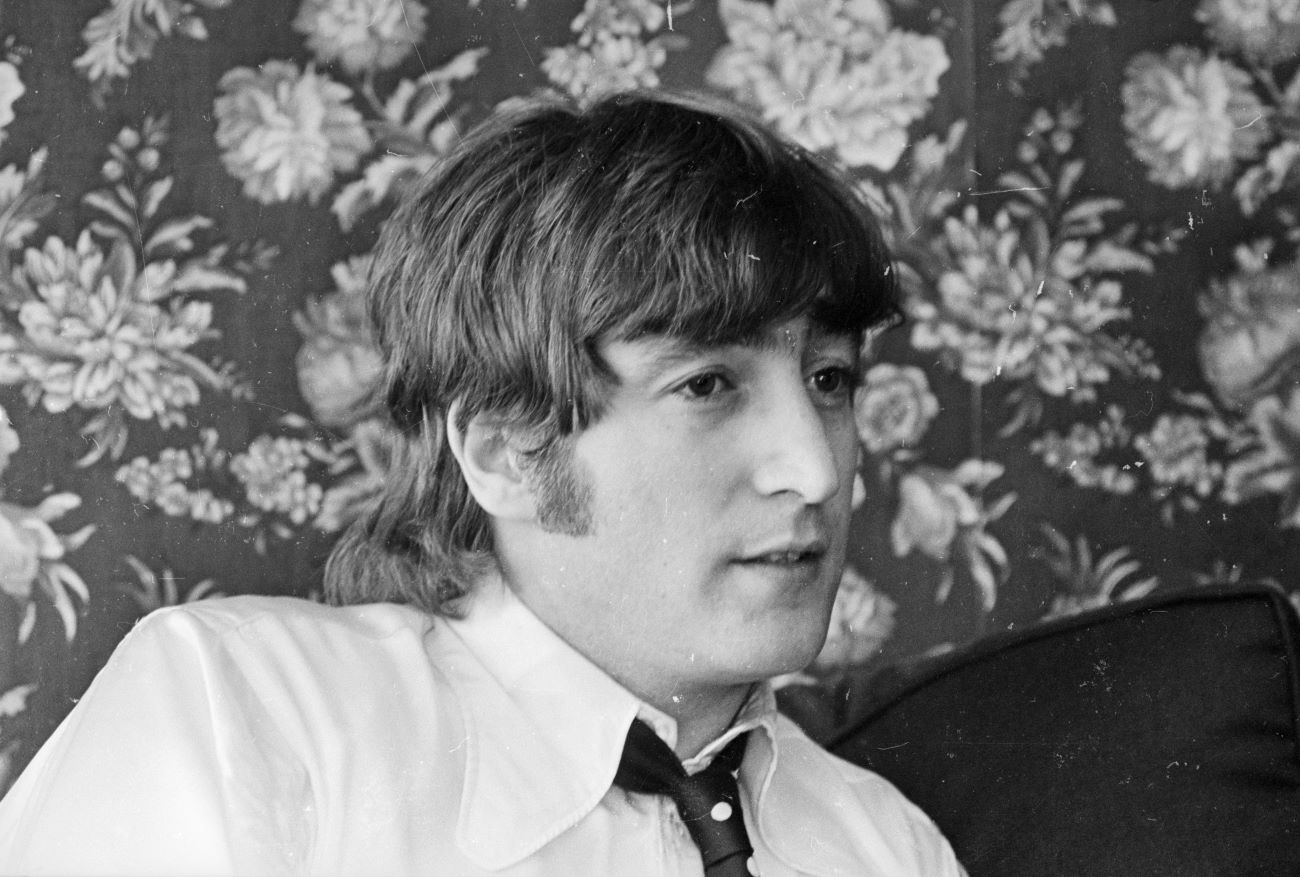You are currently viewing John Lennon Was ‘Selfish’ and ‘Self-Centered’ Before He Took LSD, According to a Friend