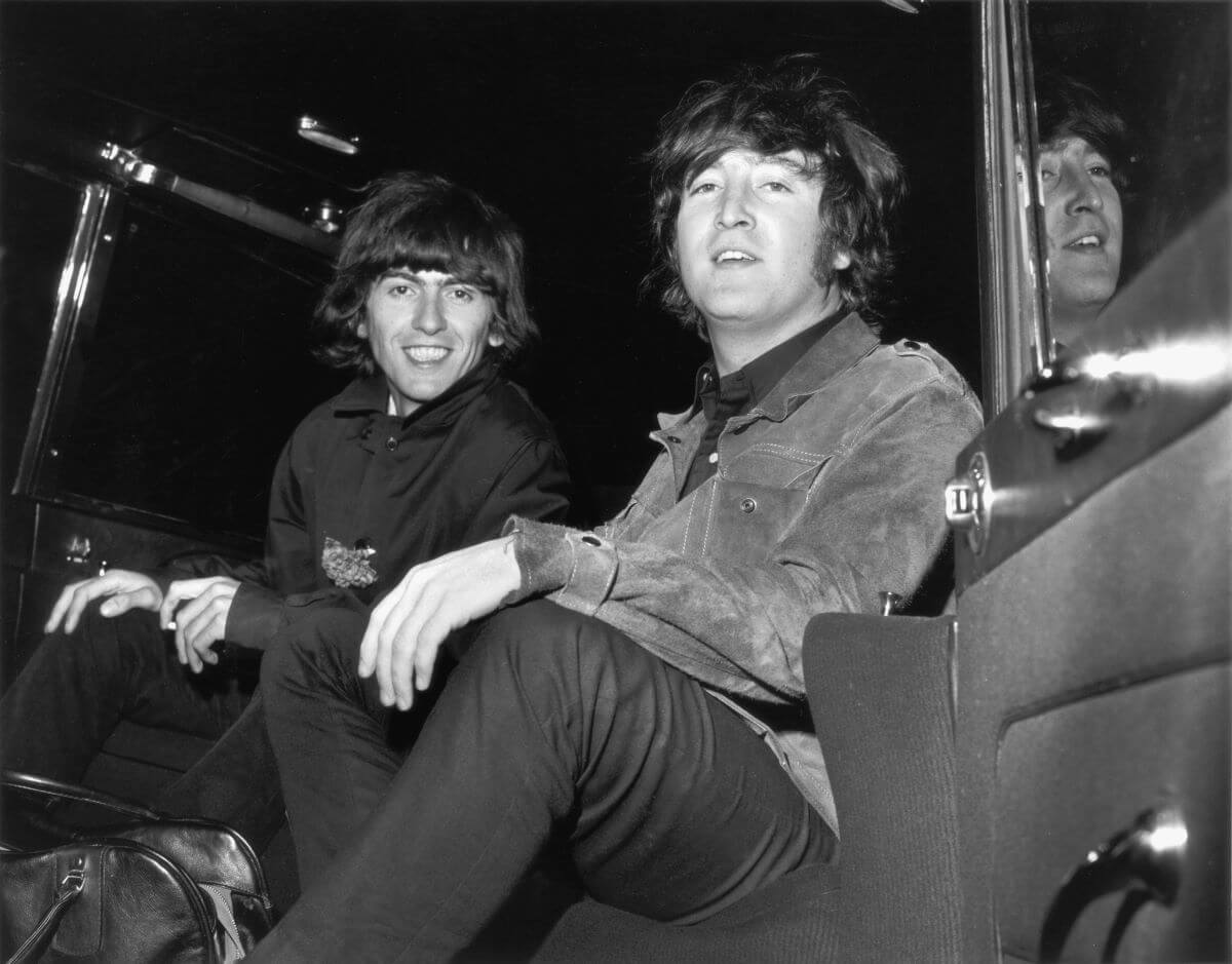 You are currently viewing John Lennon Made George Harrison Laugh so Hard During a Beatles Concert That He Couldn’t Play