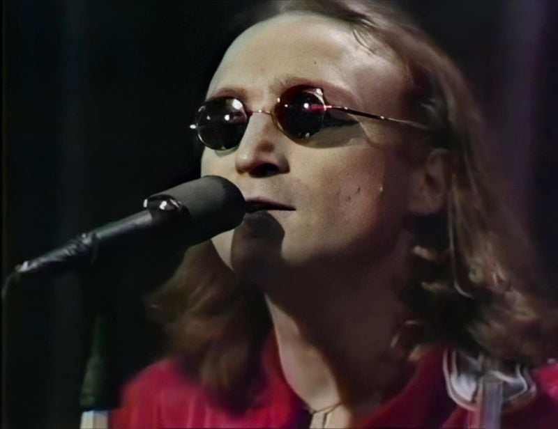 You are currently viewing Relive John Lennon’s final TV performance in 1975 singing ‘Imagine’