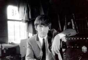 Read more about the article The “boring” Beatles song George Harrison turned into a classic